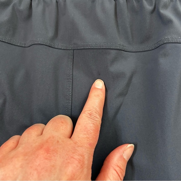 Fabletics Takeover Short Dark Blue Gray Athletic Shorts Size XL Outdoors - Picture 9 of 9